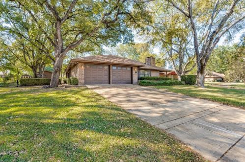 111 Juniper St, Midlothian, TX 76063-1812