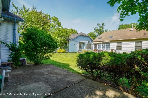 18 Baker Dr, Jackson Twp NJ 08527-3909 exterior