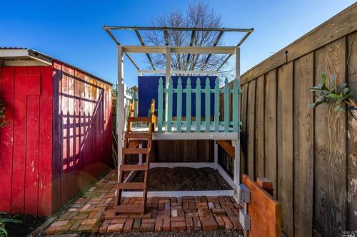 144 Fulton Pl, Windsor CA  95492-9474 exterior