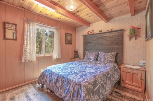 355 Cinderella Dr, Big Bear City CA  92314-9798 exterior