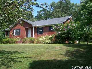 99 Wildwood Dr, Lexington, TN 38351-6527