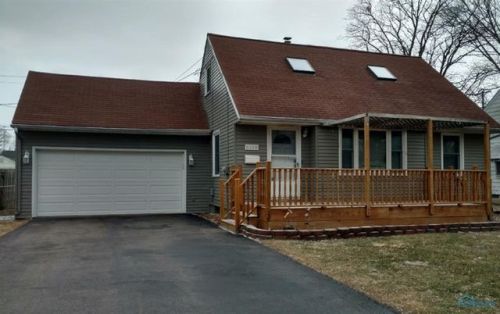 1038 Scott St, Maumee, OH 43537-3142
