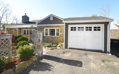 18 Bainbridge Rd, Sears Corners, NY 10509-5704