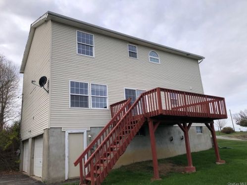 45 Frog Hollow Rd, Poughquag NY  12570-5710 exterior