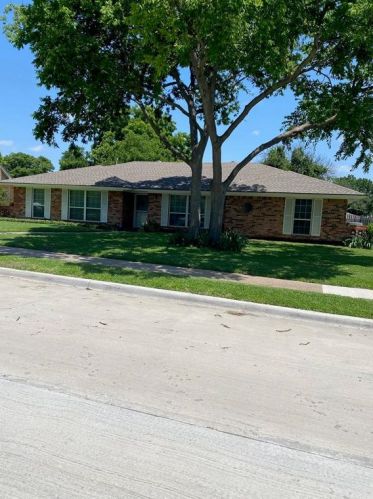 1729 Westridge Dr, Plano, TX 75075-8511