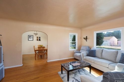 5497 Lemon Ave, Long Beach, CA 90805-5437
