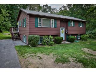 20 Waterville Dr, Merrimack, NH 03054-2608