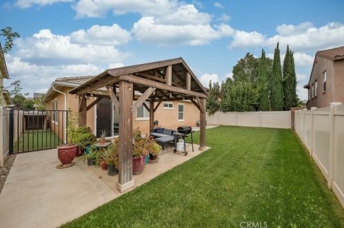 1361 Crown Imperial Ln, Beaumont CA  92223-8487 exterior