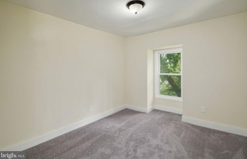 210 Market St, Gloucester NJ  08030-1907 exterior