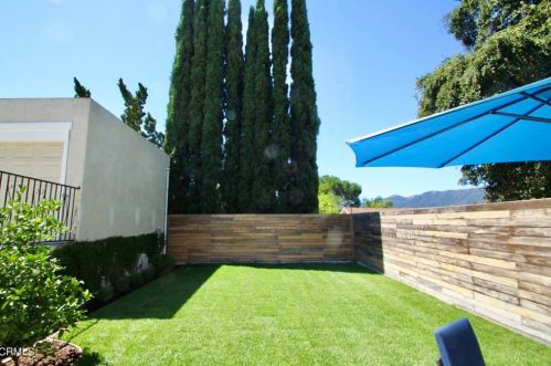 2810 Los Olivos Ln, Glendale CA 91214-2829 exterior