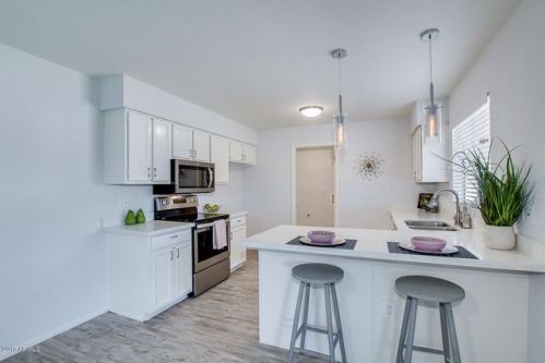 9903 87th Dr, Peoria, AZ 85345-8344