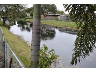 640 68th Ave, Hollywood FL  33023-1139 exterior