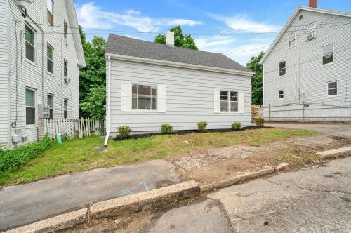 12 Ford St, Somersworth NH  03878-3218 exterior