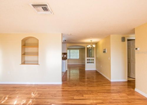 3246 Blue Bird Dr, Tarpon Springs, FL 34690-2108