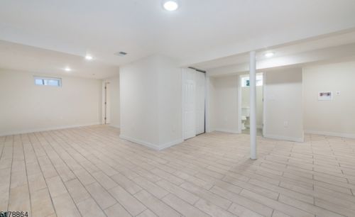 1058 Mayfair Dr, Rahway NJ  07065-1909 exterior