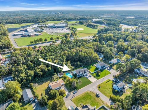 527 Vanderbilt Ave, Berkeley Township, NJ 08721-2727