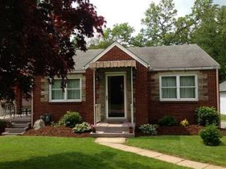 206 Indiana Dr, Glenshaw, PA 15116-3012