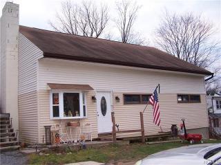 9 Glade Rd, Poughkeepsie, NY 12601-6519