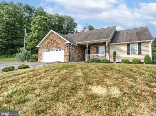 11 Grandview Cir, Mount Patrick, PA 17045-9180