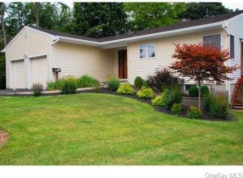 48 Heights Rd, Stony Point, NY 10980-1538