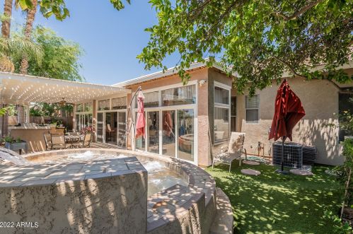 1064 Palomino Crk Dr, Gilbert AZ 85296-3727 exterior