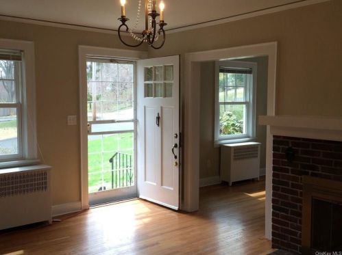 19 Grandview Ave, Pleasantville NY  10570-2032 exterior