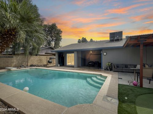 5814 Evergreen Rd, Glendale, AZ 85302-5931