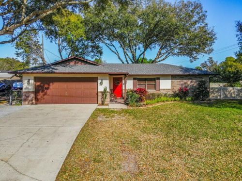 601 Staffordshire Ave, Deltona, FL 32738-9498