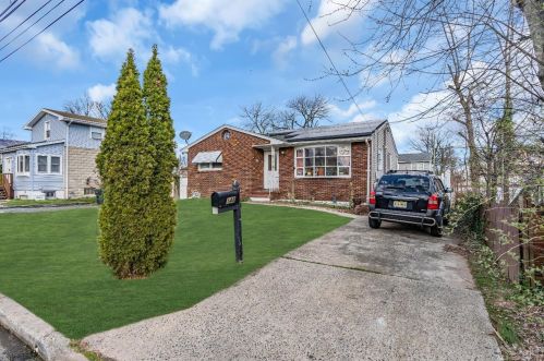 148 Chestnut St, Avenel, NJ 07001-2165