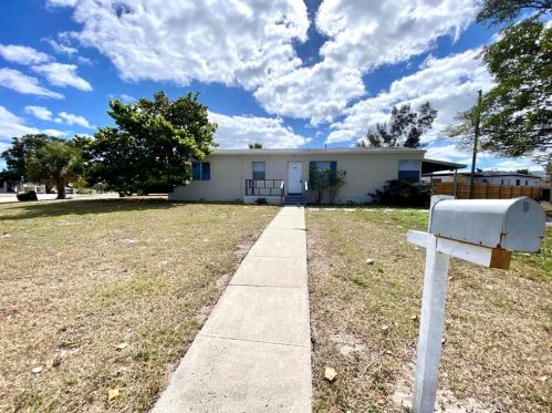 4310 Terrace Dr, West Palm Beach FL  33407-3736 exterior