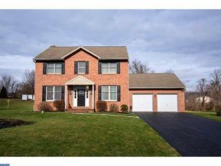 203 Briars Run Dr, Downingtown, PA 19335-1189