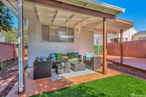 1244 106th Ave, Oakland CA  94603-3814 exterior