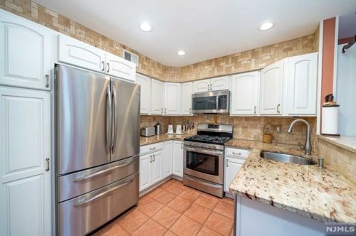 19 Kerri Ln, Lincoln Park NJ  07035-2113 exterior