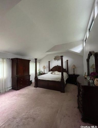 15 Ramblewood Rd, Shoreham NY  11786-2301 exterior