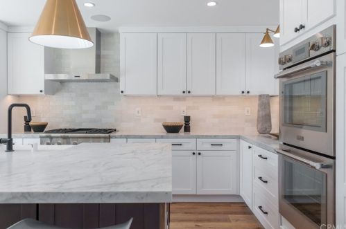 1712 Tradewinds Ln, Newport Beach CA  92660-4312 exterior