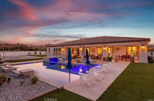 16105 Mariposa Ave, Riverside CA  92504 exterior