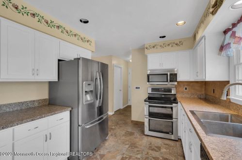 117 Frank Applegate Rd, Jackson Twp NJ  08527-2454 exterior