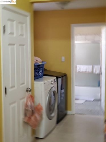 546 25th St, Oakland CA 94606-3241 exterior