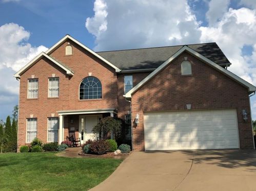 306 Oxford Dr, New Castle, PA 16105-3206