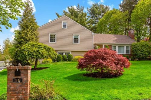 51 Meadow Rd, Briarcliff NY  10510-1134 exterior