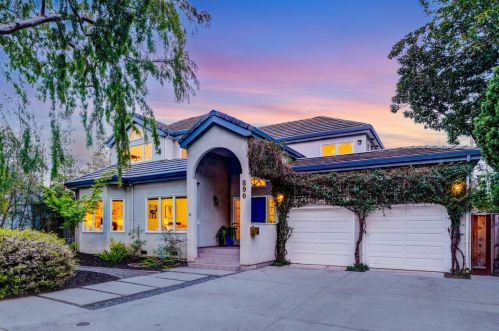 890 Marshall Dr, Palo Alto, CA 94303-3613