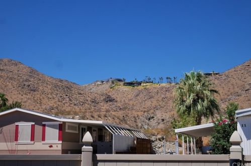 70 Santa Monica St, Palm Springs CA  92264-5257 exterior