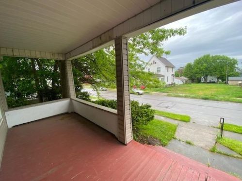 589 Spruce Ave, Hermitage PA  16146-4013 exterior