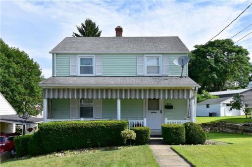 313 Iroquois Dr, New Kensington, PA 15068-2115