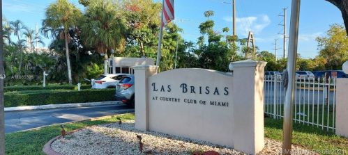 7125 186th St, Hialeah, FL 33015-3011