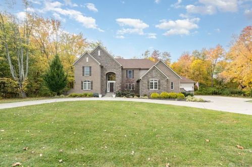 1081 Clough Pike, Cincinnati, OH