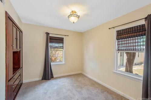 16027 Hartland St, Van Nuys CA 91406-4808 exterior