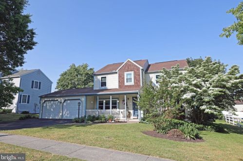 9 Abbey Ln, Camp Hill, PA 17011-1736
