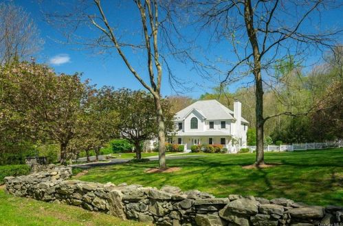 16 Autumn Ridge Rd, Lewisboro, NY 10590-1102