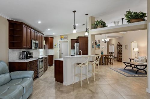 1390 9 Pl, Vero Beach FL 32960-2122 exterior